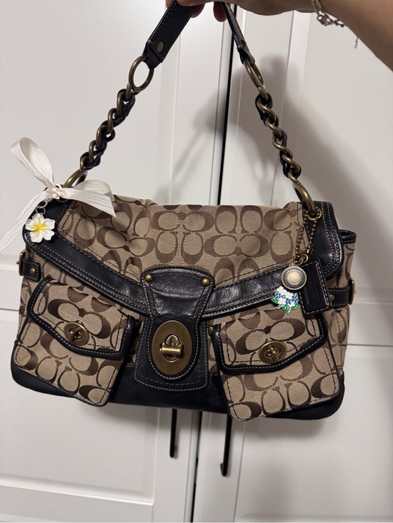Coach Handbags - Vintage Coach Legacy Leigh purse